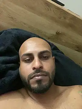 islandvybee55 online show from March 26, 2026, 2:11 pm