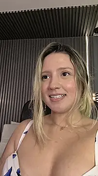 MiaPetit  online show from December 3, 2025, 8:18 pm