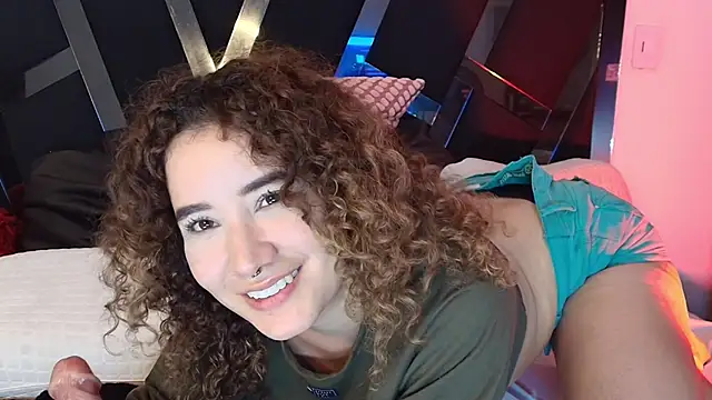 Snapshot of Charlotte11-11 chatting on January 14, 2025, 12:22 am Charlotte11-11 online show from January 14, 2025, 12:22 am