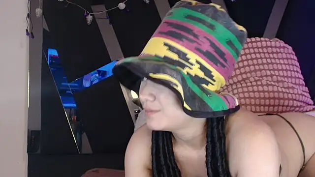 Snapshot of Charlotte11-11 chatting on February 8, 2025, 9:57 pm Charlotte11-11 online show from February 8, 2025, 9:57 pm