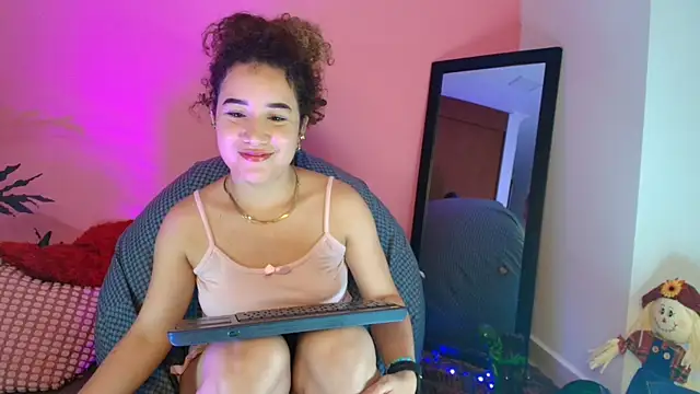 Snapshot of Charlotte11-11 chatting on February 21, 2025, 10:15 pm Charlotte11-11 online show from February 21, 2025, 10:15 pm