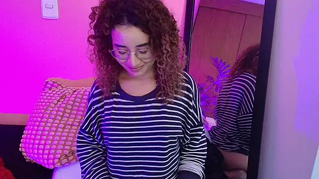 Snapshot of Charlotte11-11 chatting on March 7, 2025, 5:38 pm Charlotte11-11 online show from March 7, 2025, 5:38 pm