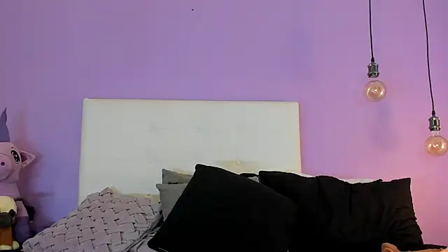 Snapshot of Charlotte11-11 chatting on October 9, 2025, 3:43 pm Charlotte11-11 online show from October 9, 2025, 3:43 pm