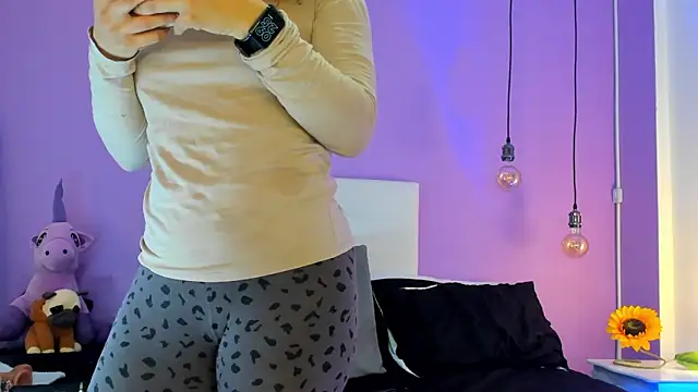 Snapshot of Charlotte11-11 chatting on October 11, 2025, 2:26 pm Charlotte11-11 online show from October 11, 2025, 2:26 pm