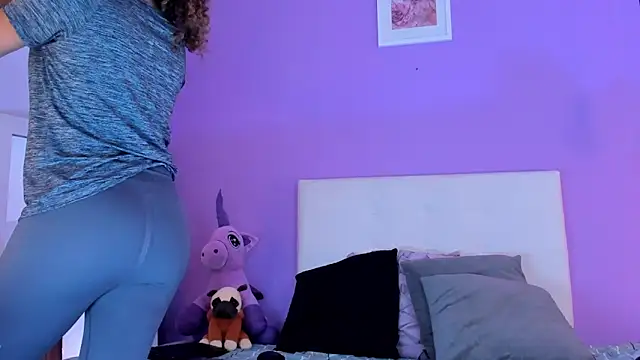 Snapshot of Charlotte11-11 chatting on October 15, 2025, 1:44 pm Charlotte11-11 online show from October 15, 2025, 1:44 pm