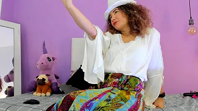 Snapshot of Charlotte11-11 chatting on October 18, 2025, 2:51 pm Charlotte11-11 online show from October 18, 2025, 2:51 pm