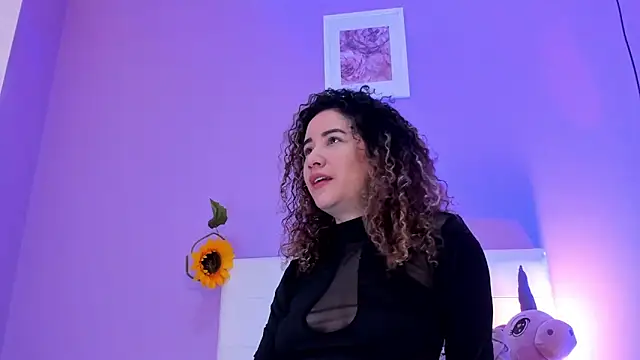 Snapshot of Charlotte11-11 chatting on November 3, 2025, 3:46 pm Charlotte11-11 online show from November 3, 2025, 3:46 pm