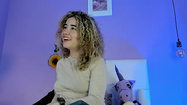 Snapshot of Charlotte11-11 chatting on November 8, 2025, 3:23 pm Charlotte11-11 online show from November 8, 2025, 3:23 pm