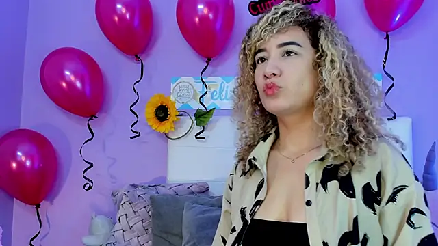 Snapshot of Charlotte11-11 chatting on November 9, 2025, 4:27 pm Charlotte11-11 online show from November 9, 2025, 4:27 pm