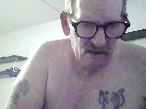 Snapshot of BALLZZZ111 chatting on December 17, 2025, 9:15 am BALLZZZ111 online show from December 17, 2025, 9:15 am