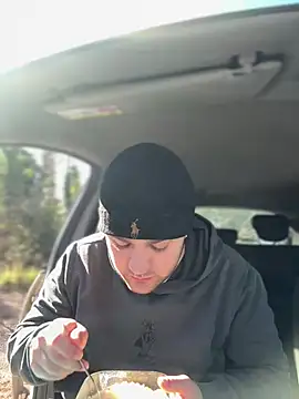 Snapshot of ErPumas126 chatting on March 3, 2025, 9:33 am ErPumas126 online show from March 3, 2025, 9:33 am