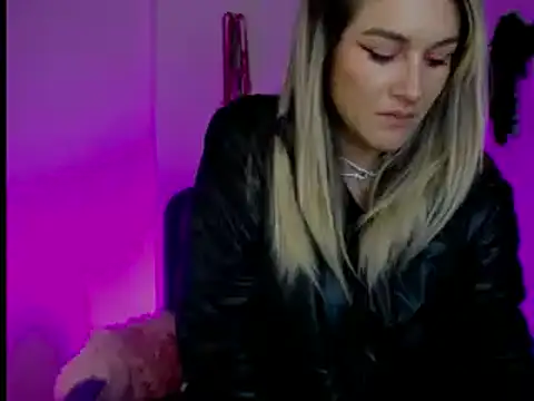 Snapshot of kim_jeins11 chatting on December 10, 2024, 10:16 pm kim jeins11 online show from December 10, 2024, 10:16 pm