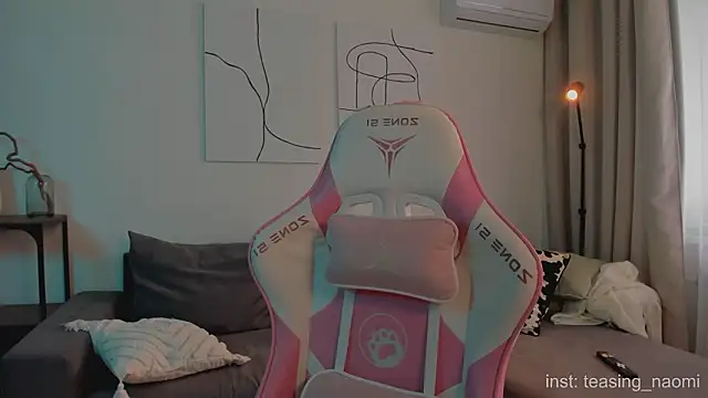 Snapshot of aesthetics__tease chatting on March 1, 2026, 4:25 am aesthetics tease online show from March 1, 2026, 4:25 am