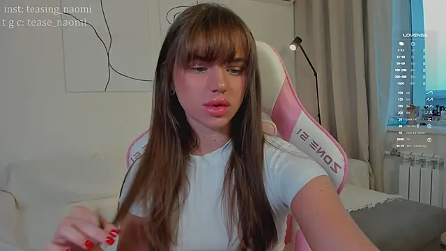 Snapshot of aesthetics__tease chatting on March 27, 2026, 1:22 am aesthetics tease online show from March 27, 2026, 1:22 am