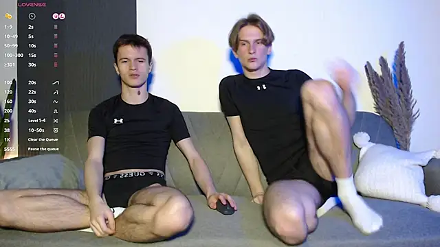  whitenight  online show from December 4, 2024, 8:29 pm