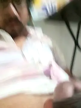 gym lover076 online show from March 3, 2026, 11:32 pm