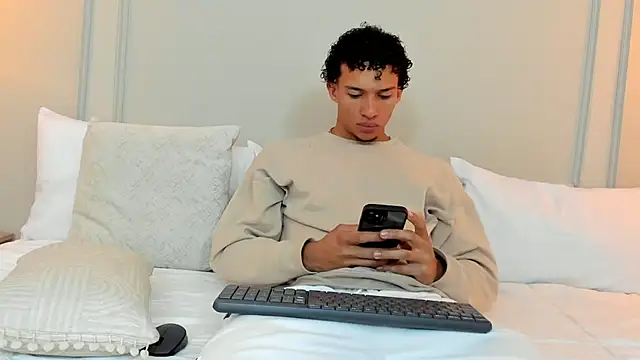 Dominick star online show from December 12, 2024, 3:32 am