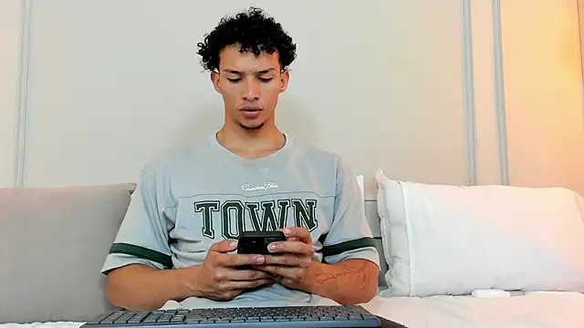 Dominick star online show from December 20, 2024, 3:36 am