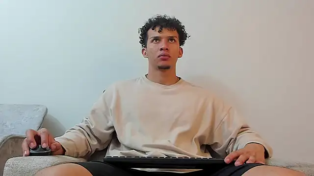 Dominick star online show from March 22, 2025, 1:32 am