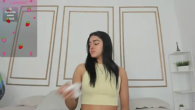 natalia aguirre1 online show from March 15, 2025, 12:24 pm