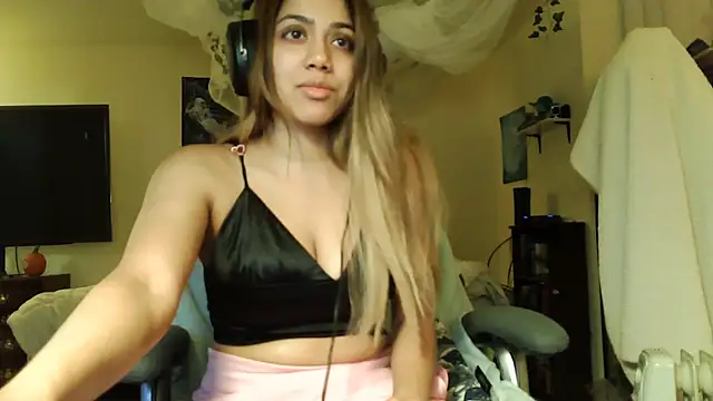 Snapshot of PolinaLoveX chatting on December 3, 2024, 2:14 am PolinaLoveX online show from December 3, 2024, 2:14 am