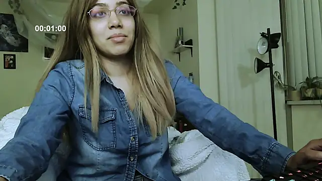 Snapshot of PolinaLoveX chatting on November 7, 2025, 2:55 am PolinaLoveX online show from November 7, 2025, 2:55 am