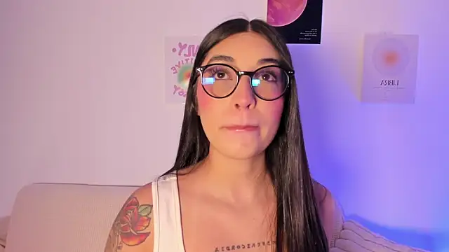 Snapshot of sensualhaven_ chatting on November 4, 2025, 12:10 am sensualhaven online show from November 4, 2025, 12:10 am