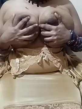 Snapshot of MONA_DARLING31 chatting on March 5, 2025, 3:51 am MONA DARLING31 online show from March 5, 2025, 3:51 am