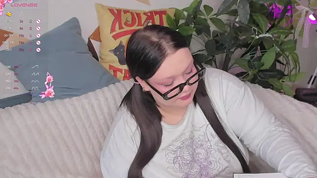 LilyBelll online show from October 16, 2025, 3:07 am