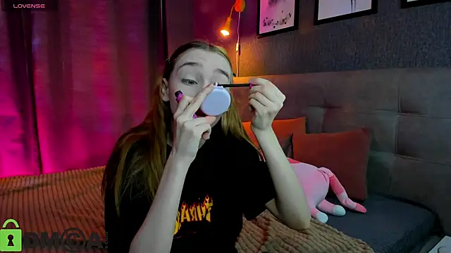 Lesi Moonie01 online show from October 18, 2025, 8:37 am