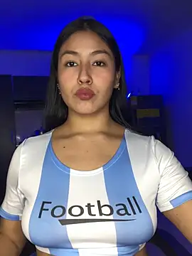 Snapshot of EmmaRossem chatting on December 1, 2025, 7:30 pm EmmaRossem online show from December 1, 2025, 7:30 pm