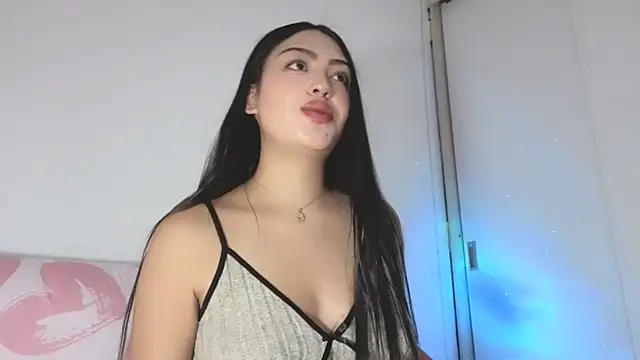 Sweet-Sophiee online show from April 6, 2026, 3:15 am