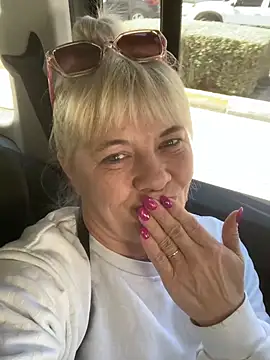 Lia Laguna77 online show from March 22, 2025, 6:36 pm