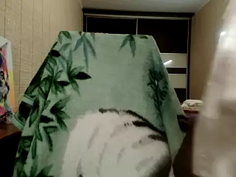 Lia Laguna77 online show from November 14, 2025, 9:57 pm