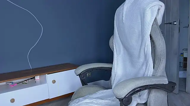 alyx garden online show from January 18, 2025, 12:04 pm