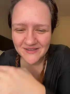 Snapshot of Kinkbitch25 chatting on December 17, 2025, 12:27 am Kinkbitch25 online show from December 17, 2025, 12:27 am