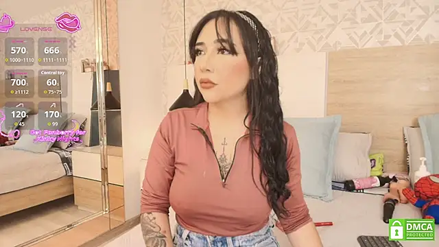 Megansttein  online show from November 22, 2025, 7:02 pm