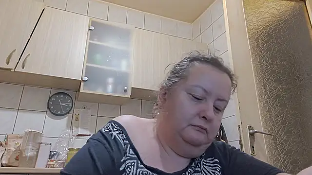 Snapshot of melissaBlessing chatting on April 18, 2026, 12:14 am melissaBlessing online show from April 18, 2026, 12:14 am