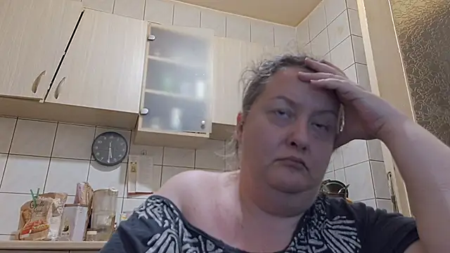 Snapshot of melissaBlessing chatting on April 28, 2026, 2:27 am melissaBlessing online show from April 28, 2026, 2:27 am