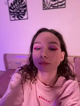 katycrown online show from March 13, 2025, 12:35 pm