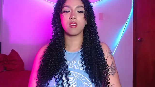 Snapshot of barbara_falcons chatting on December 14, 2025, 7:18 pm barbara falcons online show from December 14, 2025, 7:18 pm