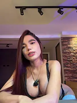 carolynnetrujillo online show from May 18, 2026, 4:07 am