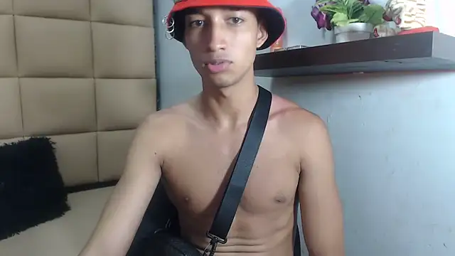 Snapshot of jose_sexycumm chatting on September 20, 2025, 7:48 pm jose sexycumm online show from September 20, 2025, 7:48 pm