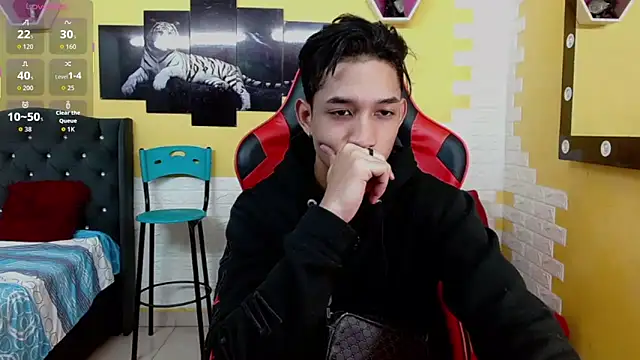 jose sexycumm online show from December 15, 2025, 7:18 pm