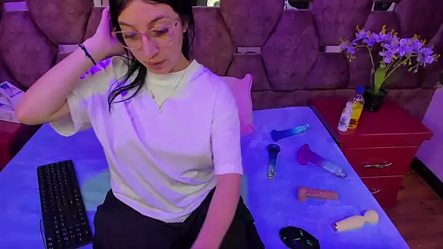 Snapshot of Katty_Queen chatting on November 27, 2025, 12:40 pm Katty Queen online show from November 27, 2025, 12:40 pm