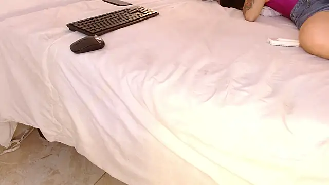 Snapshot of Kimandyuk chatting on January 31, 2025, 1:33 am Kimandyuk online show from January 31, 2025, 1:33 am