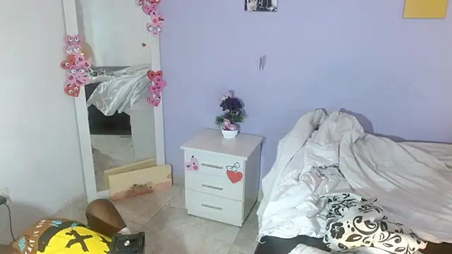 Snapshot of Kimandyuk chatting on February 16, 2025, 2:42 am Kimandyuk online show from February 16, 2025, 2:42 am