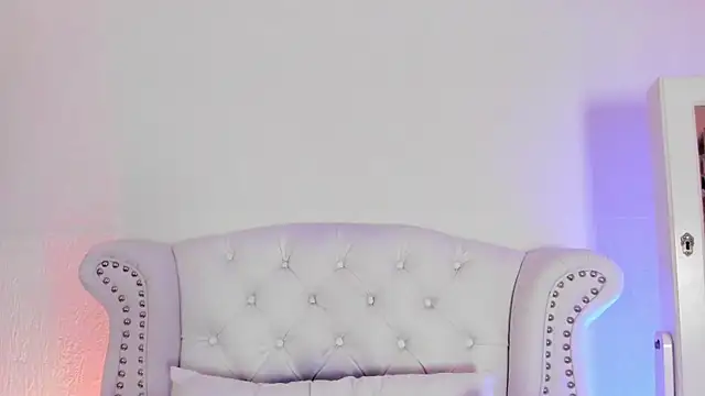 GabyPetit online show from April 7, 2026, 7:47 pm