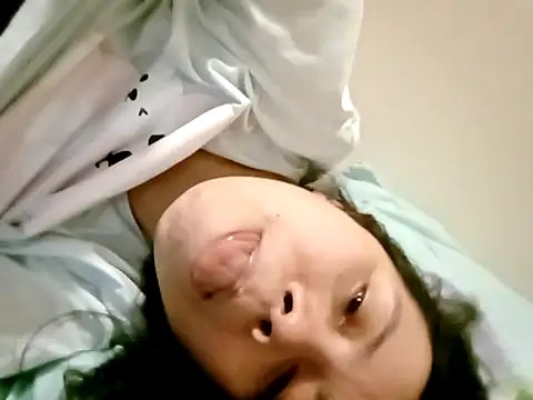 Snapshot of doggiepossession chatting on March 18, 2025, 6:57 am doggiepossession online show from March 18, 2025, 6:57 am