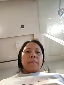 Snapshot of doggiepossession chatting on November 5, 2025, 6:35 am doggiepossession online show from November 5, 2025, 6:35 am